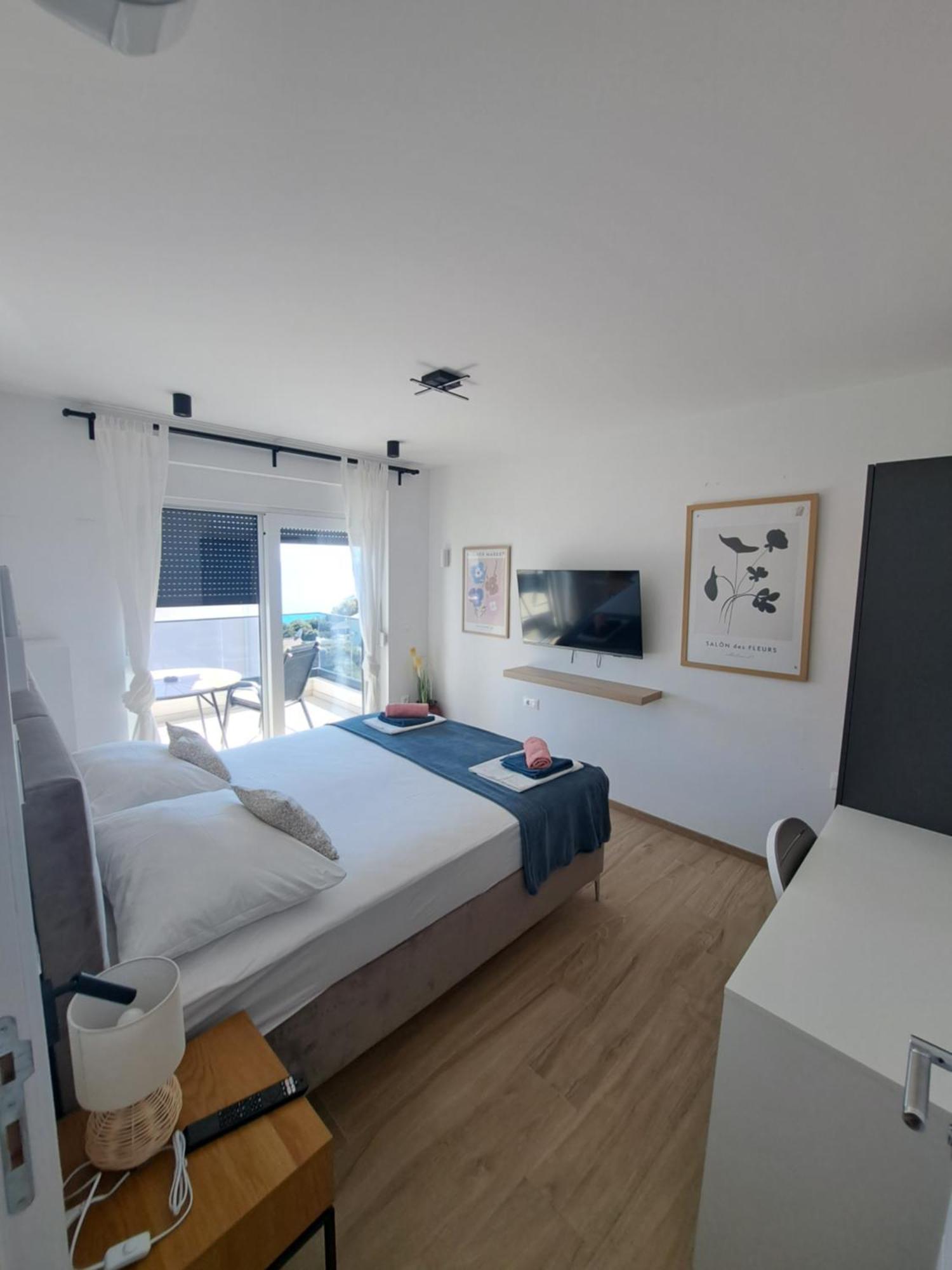 M&M Luxury Apartments Petrcane Exterior photo